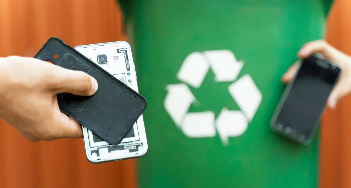 Adherent (formerly Compliance & Risks). Cost of Compliance Canada’s E-Waste Patchwork Can Be A Headache