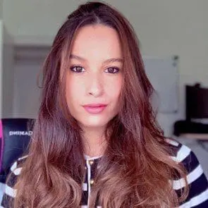 Fernanda headshot